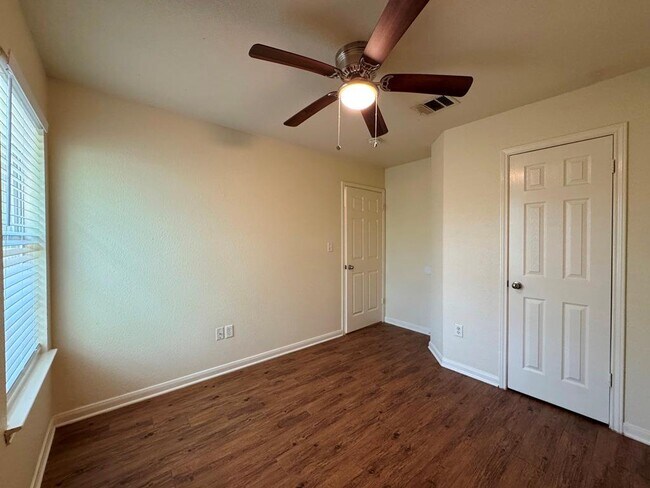 Building Photo - 7309 Ritchie Dr