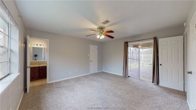 Building Photo - 1107 Braeswood Dr