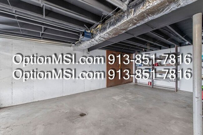 Building Photo - Charming Updated Home in a Convenient KC Location!