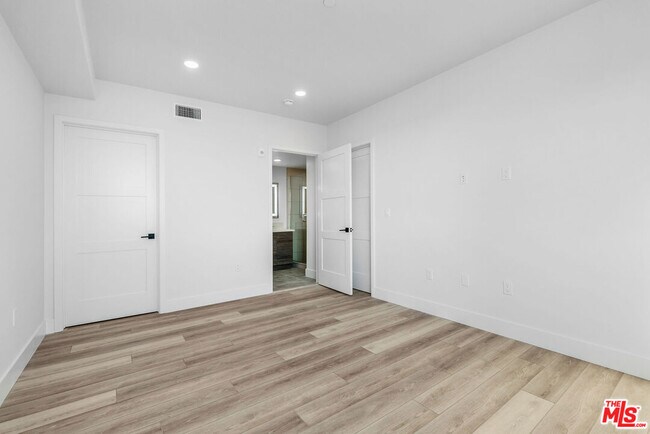 Building Photo - 3632 Keystone Av