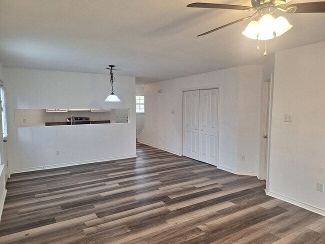 Building Photo - 2621 Lee Ave