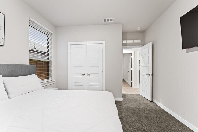 Building Photo - 2129 Trailhead Dr