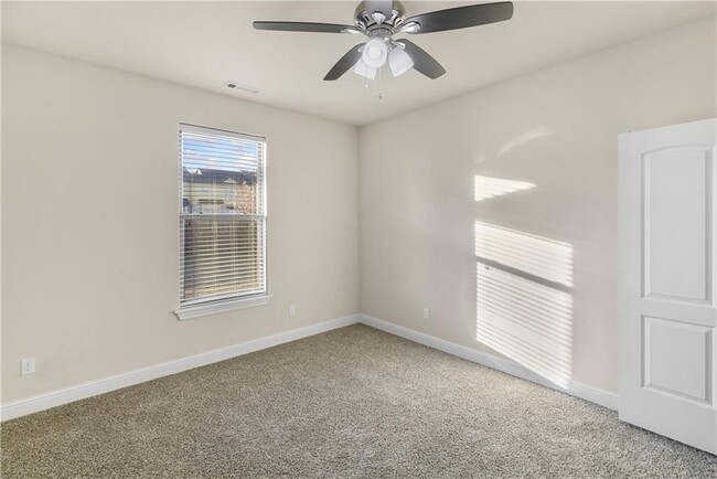 Building Photo - 2304 SW Chaddington Rd