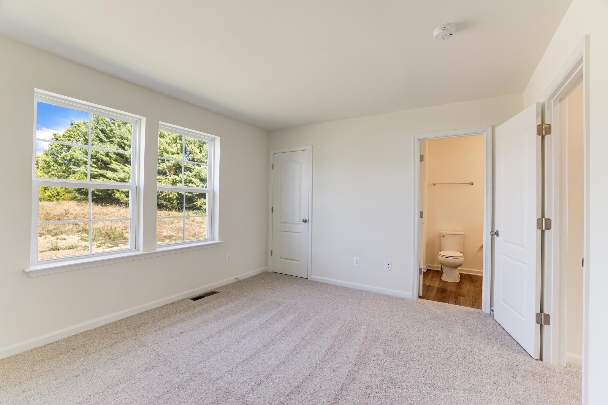 Building Photo - 47 Orch Grn Dr