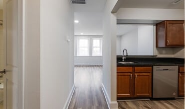 Building Photo - 1916 Eutaw Pl