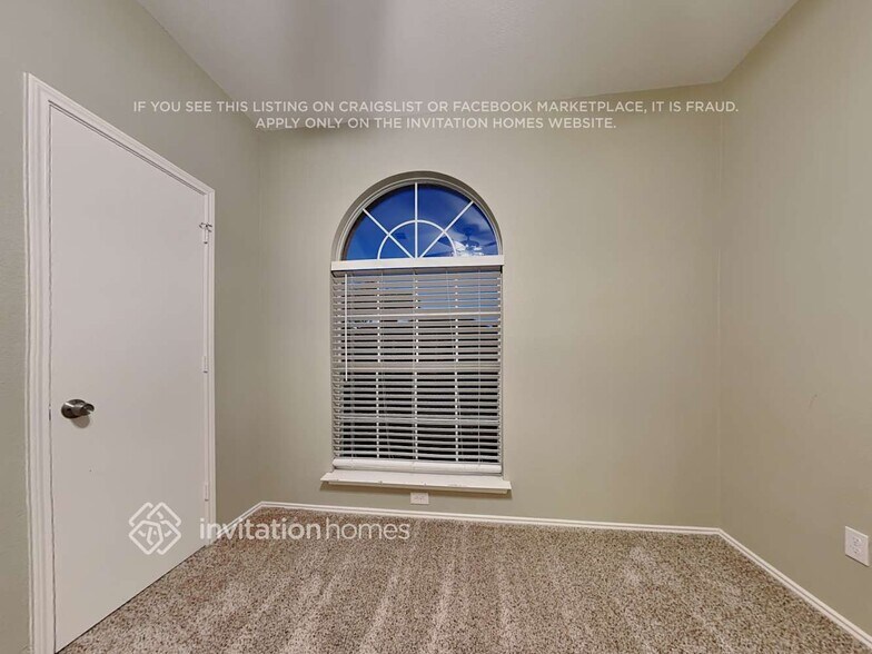 Building Photo - 6717 Flamewood Dr