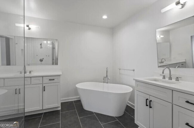 Building Photo - 230 18th St NW