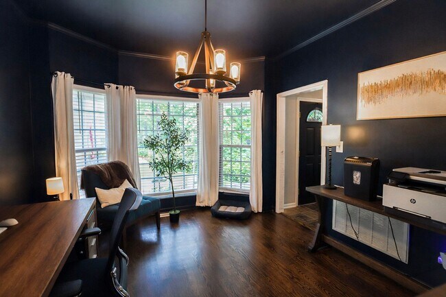 Building Photo - 5804 Lanatte Ln