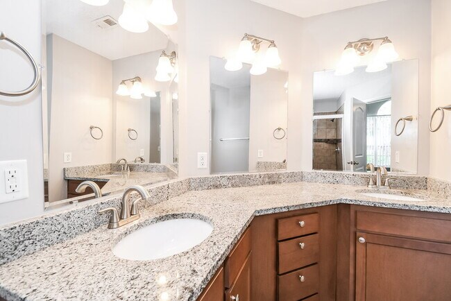 Building Photo - 8217 Glasgow Ct