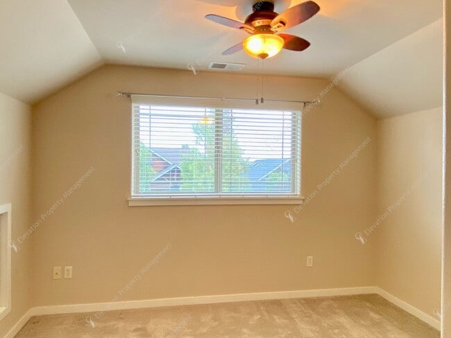 Building Photo - 3-Bedroom Home with RV Parking