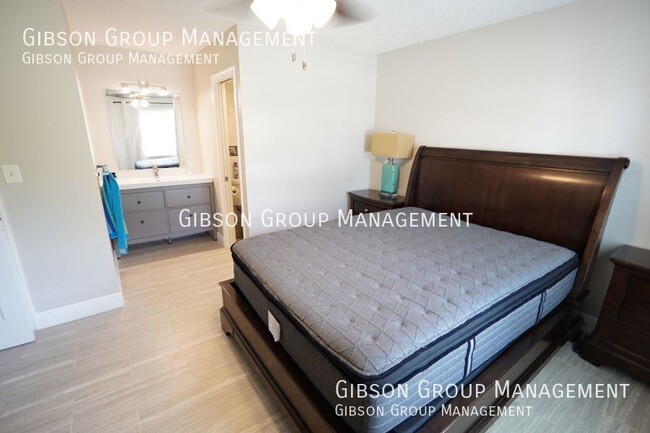 Building Photo - 3000 E SUNRISE LAKES Dr