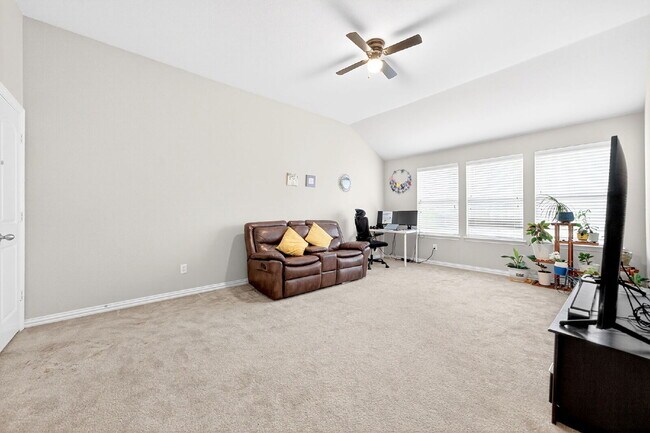 Building Photo - Well-Maintained Home in Irving – Convenient Location & Comfortable Living