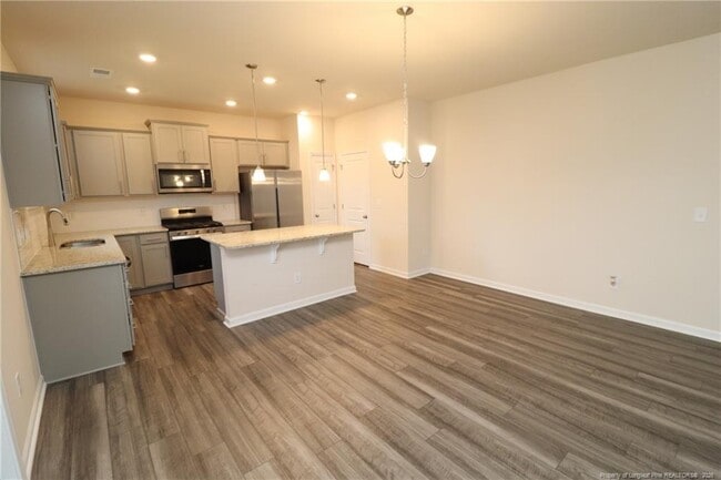 Building Photo - 123 Glen Clova Dr