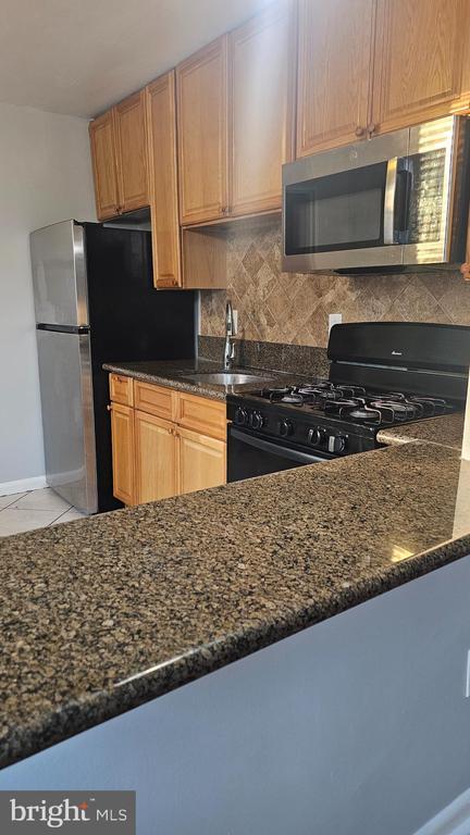 Building Photo - 6007 Bingham St