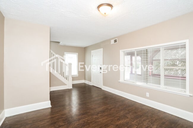 Building Photo - 2004 Dale Rd