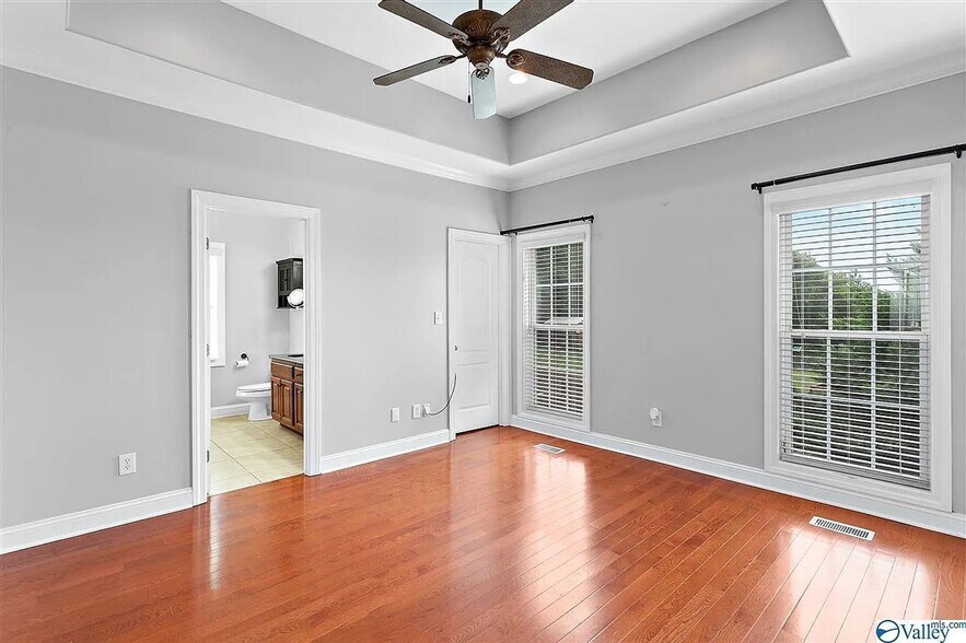 Building Photo - 116 Burwell Cove Dr
