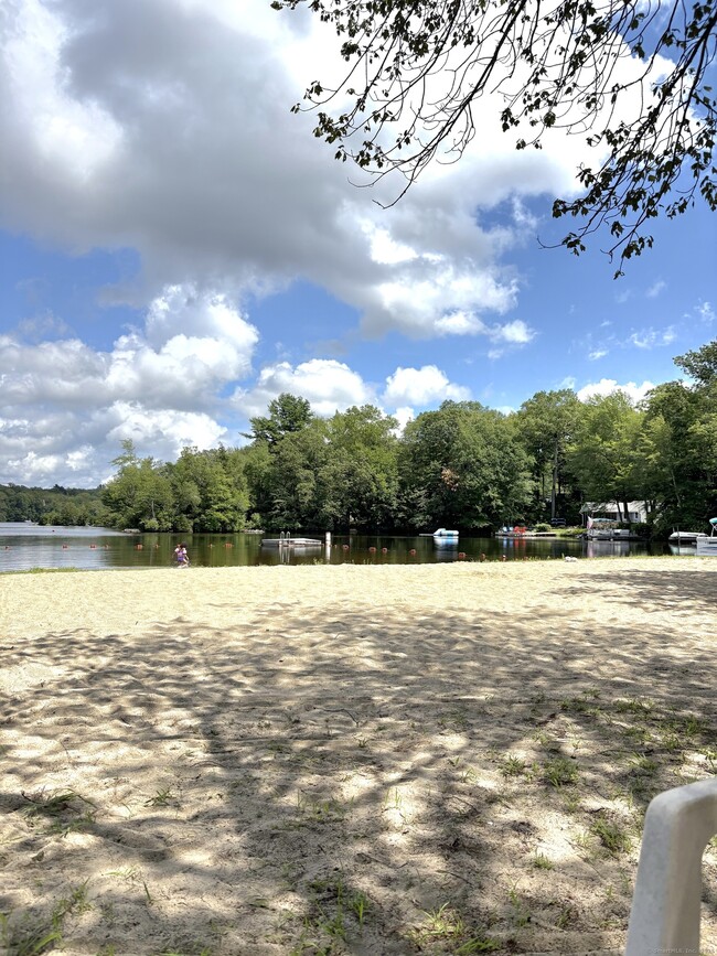 Building Photo - 145 Lakeside Dr