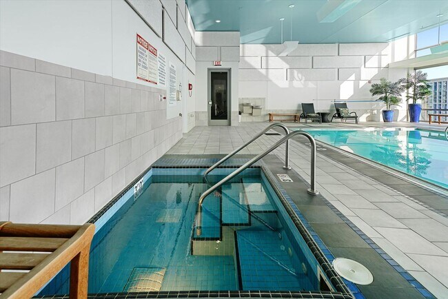 Building Photo - 100 E 14th St