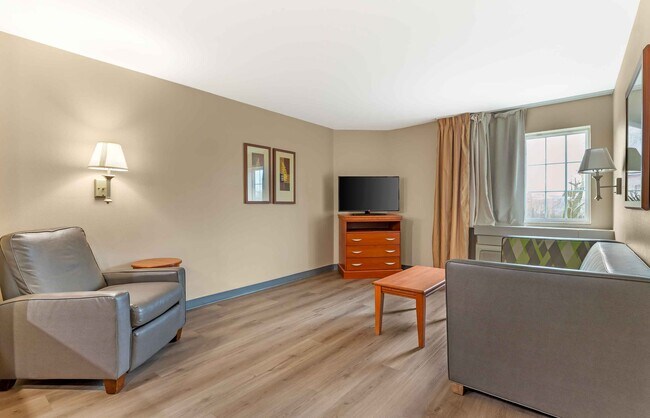 Building Photo - Furnished Studio-Bartlesville - Hwy 75