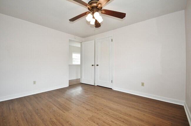 Building Photo - 3174 Churchview Ave