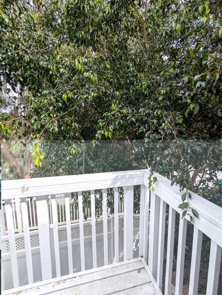 Building Photo - 137 Dogwood Ln