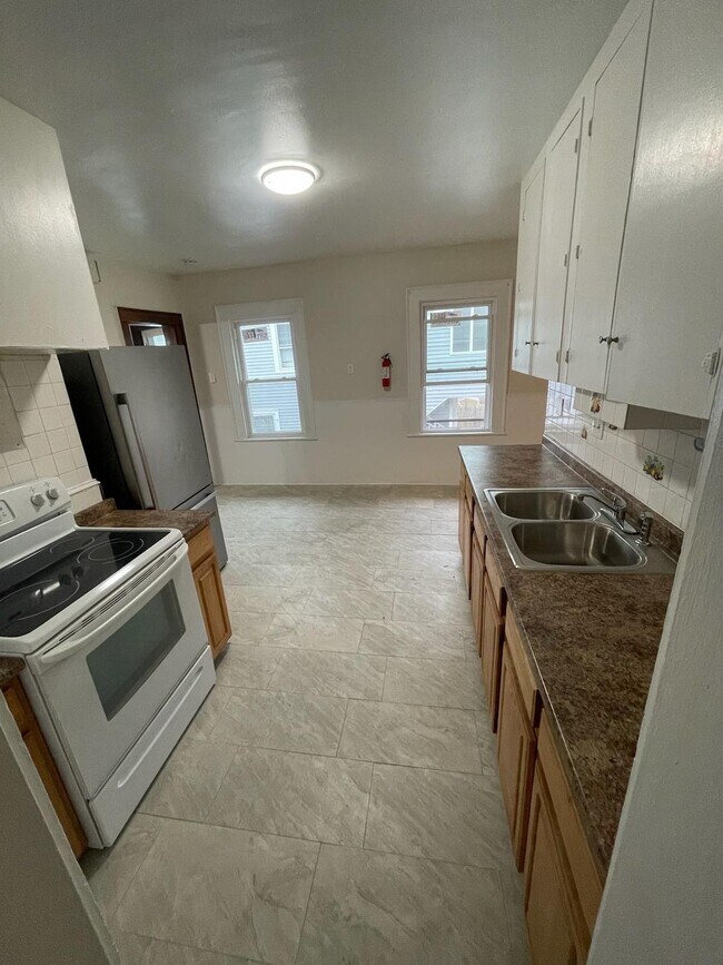 Building Photo - 28 Morgan St