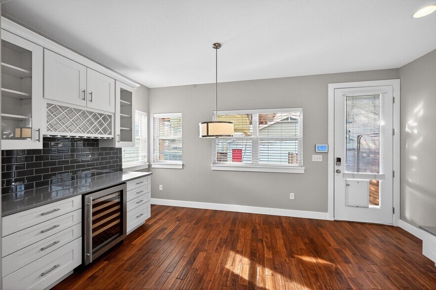 Building Photo - 1750 W 40th Ave