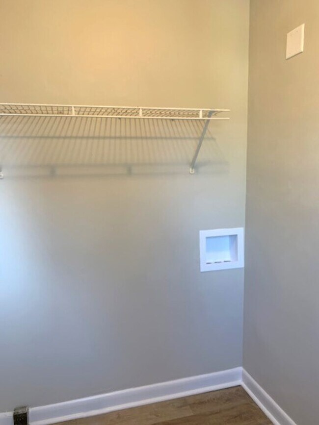 Building Photo - Cape Cod on Clay Mills Road!   251104