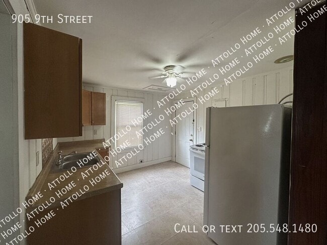 Building Photo - 905 9th St