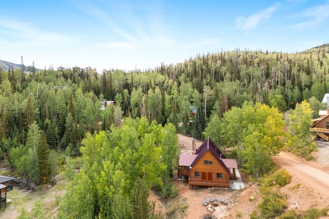 Building Photo - 656 Aspen Dr