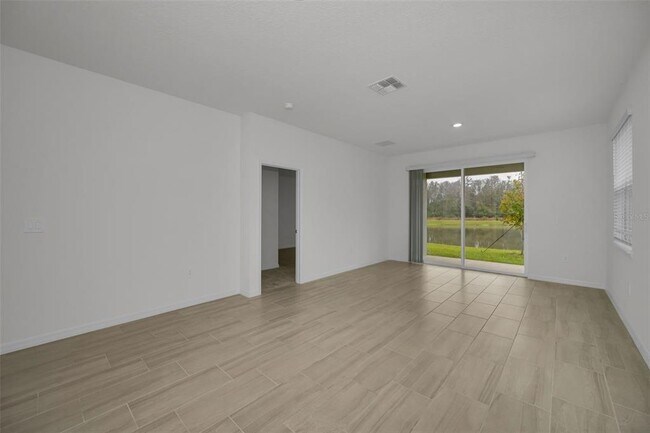 Building Photo - 18200 Pleasantview Blvd