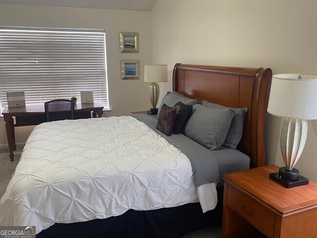 Building Photo - 541 Cascade Hills Ct SW