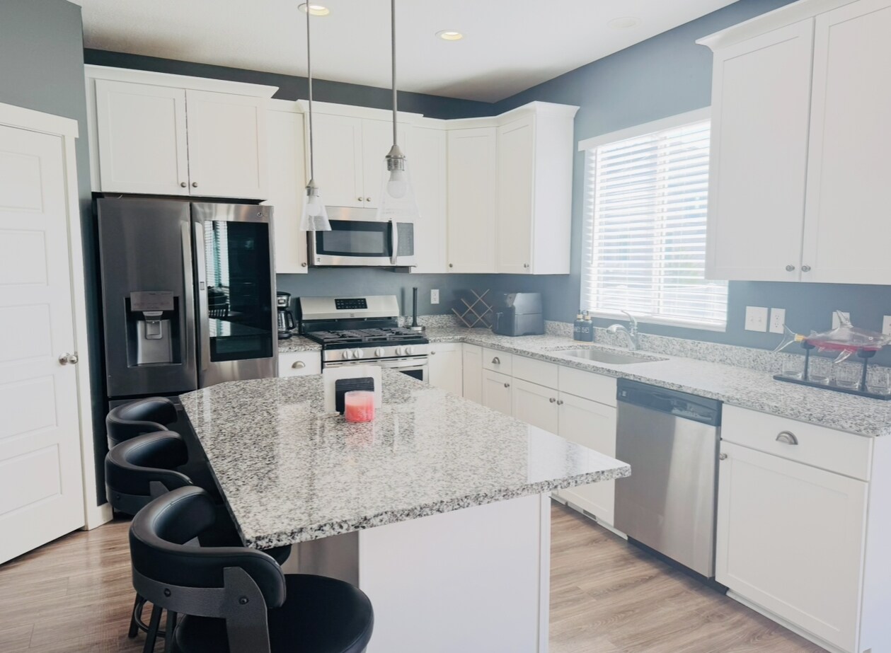 Building Photo - 887 N Galena Dr