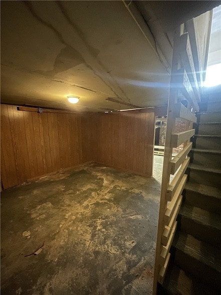 Building Photo - 136 S Spring Ave