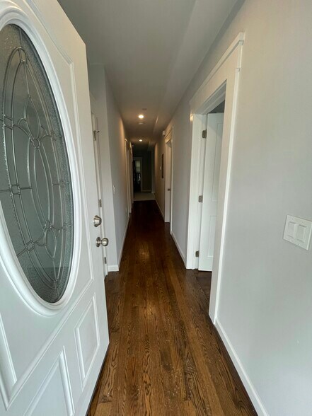 Building Photo - 31 Raymond Ave