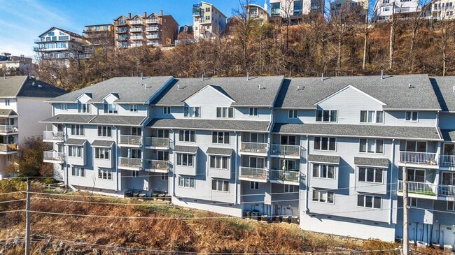 Building Photo - 19 Legend Hills Dr