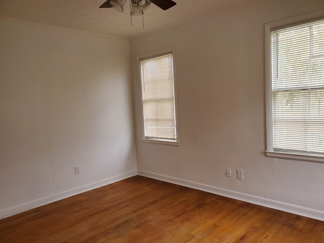 living room - 905 Ethan Allen St