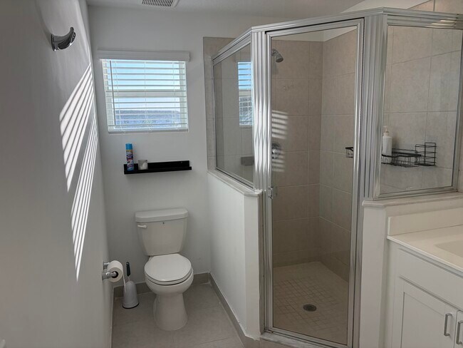 Building Photo - 4181 Lagoon Shore Dr