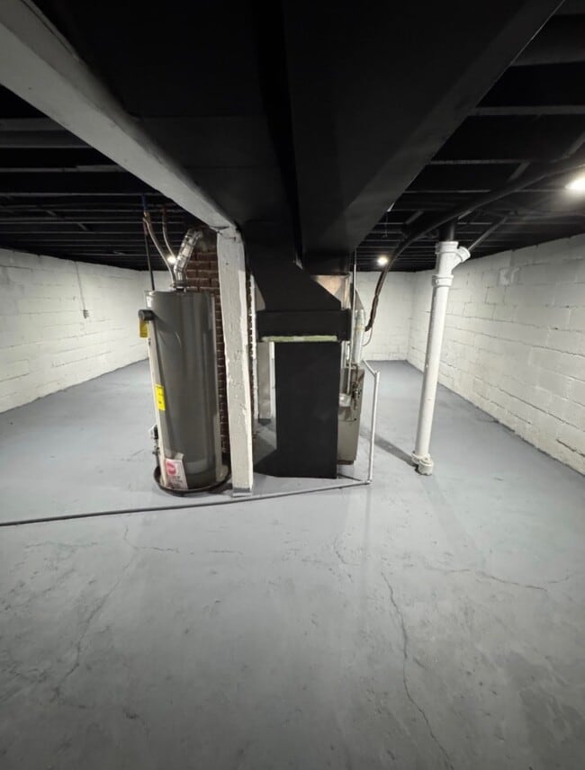 Building Photo - 4235 Vermont St