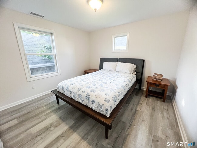 Building Photo - 1088 E Broadway