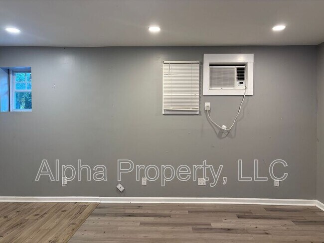 Building Photo - 205 Floyd Rd