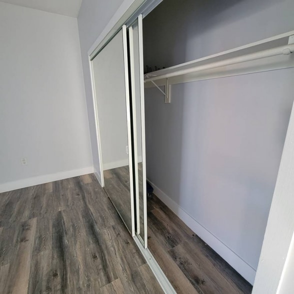 Building Photo - 837 Normandie Ave