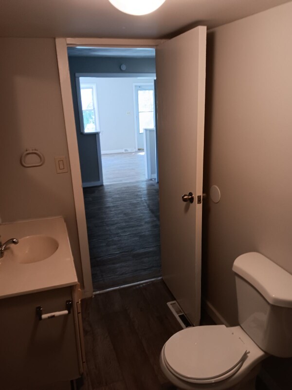 Building Photo - 603 Cooper Dr