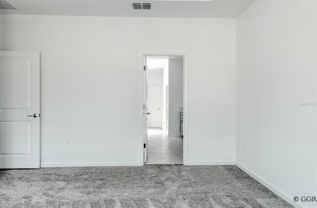 Building Photo - 3193 Country Side Dr