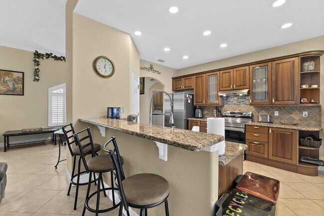 Building Photo - 7 Edgemont Pl