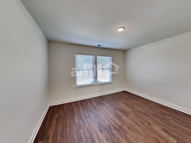 Building Photo - 269 Pecan Dr