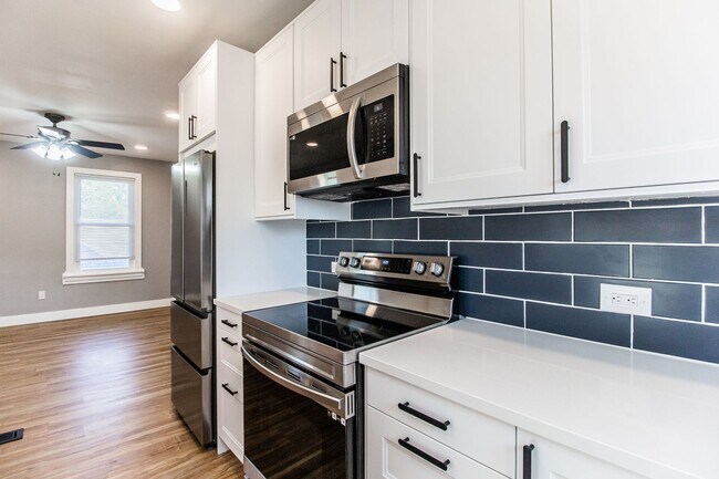 Building Photo - 4099 Fillmore St