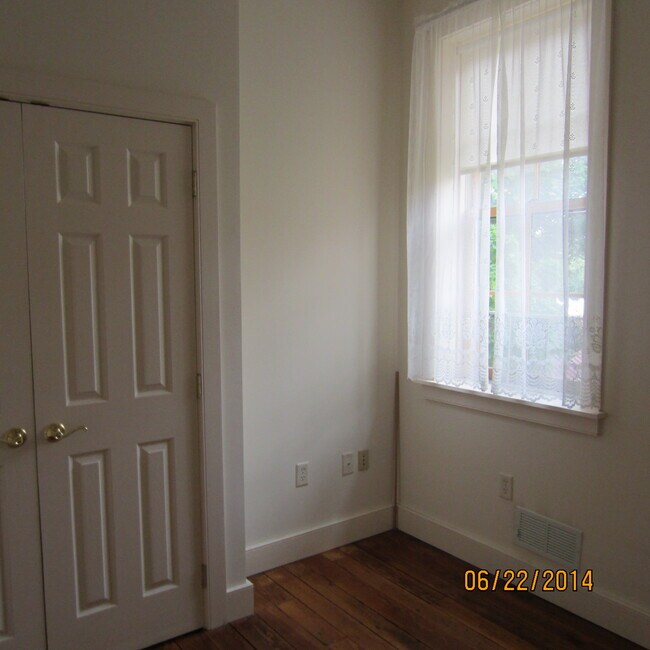 Master bedroom - 120 W Main St