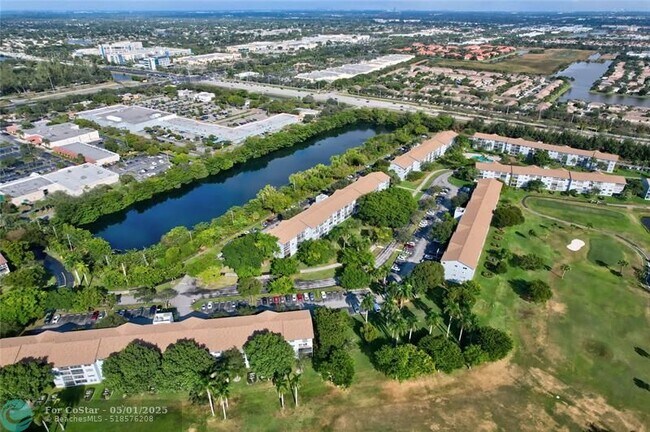 Building Photo - 12600 SW 5th Ct