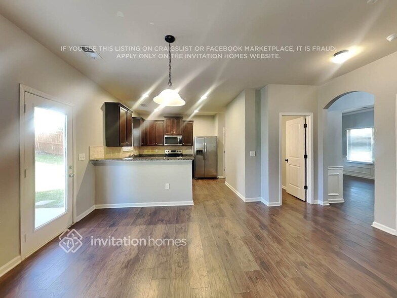 Building Photo - 107 Camden Rd